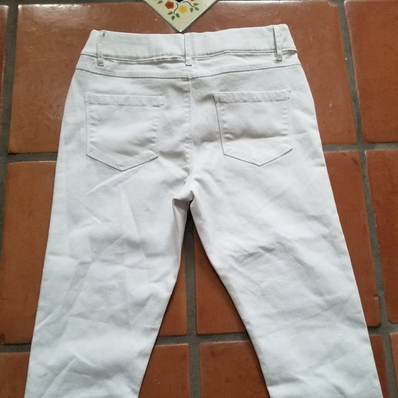 SUKO Mid Rise Pull On White Stretch Denim Capris - Picture 3 of 10